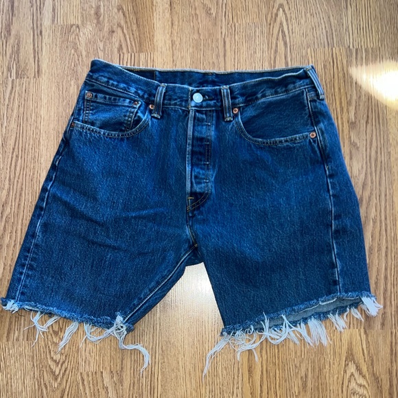 Levi Shorts - Picture 1 of 3